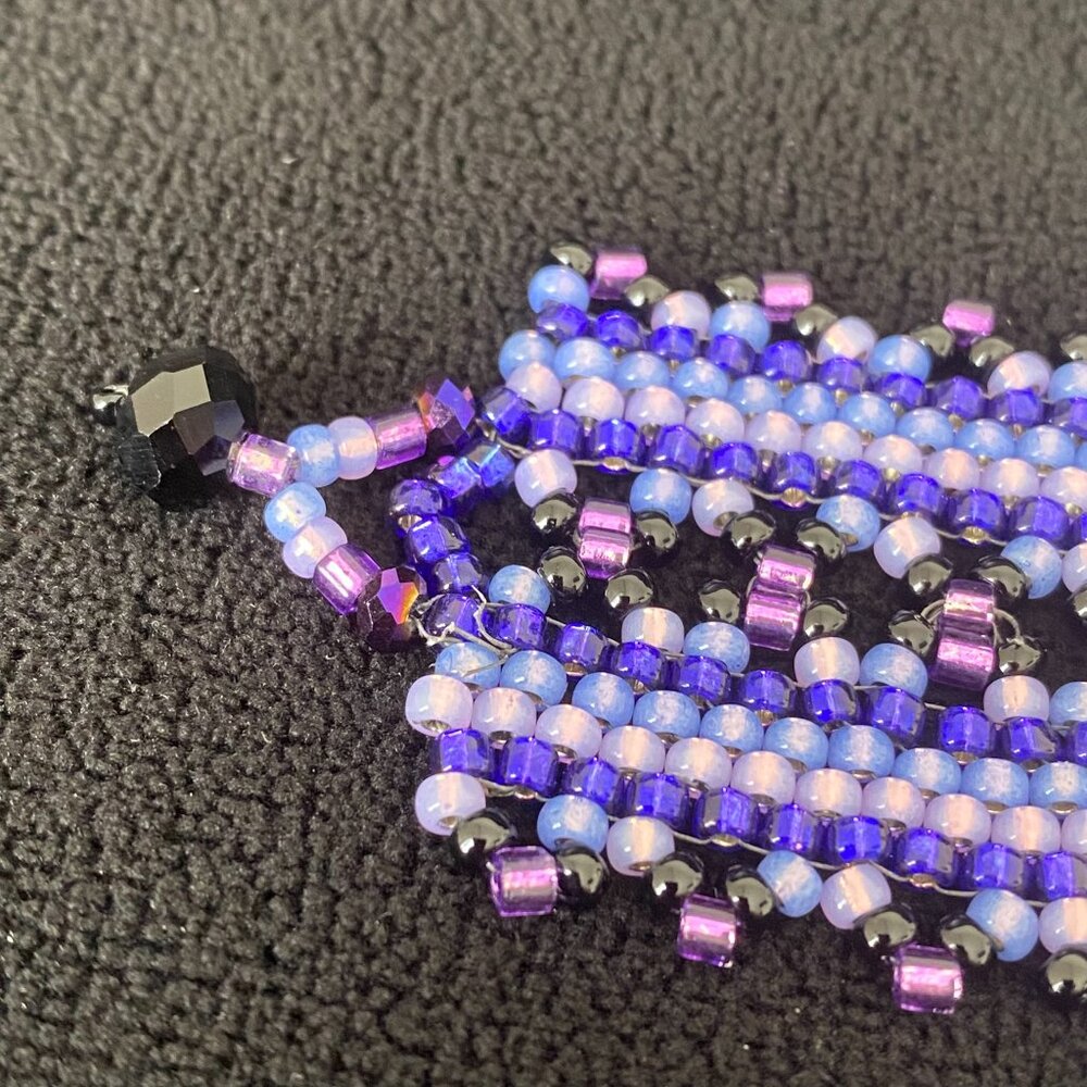 Handmade Beaded Bracelet Shades of Purple 7 Inches Long - Picture 8 of 12